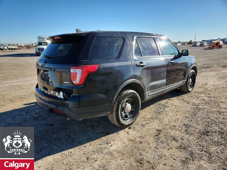2019-ford-explorer-image-4