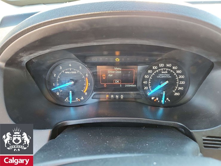 2019-ford-explorer-image-19