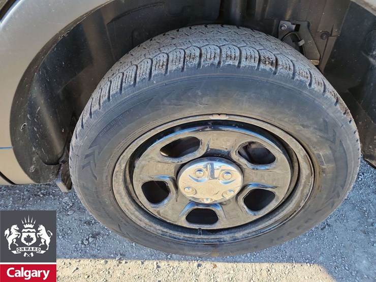 2019-ford-explorer-image-11