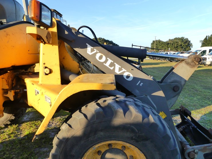 2015-volvo-l30gs-image-7