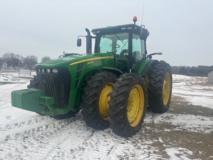 john-deere-8320-image-1