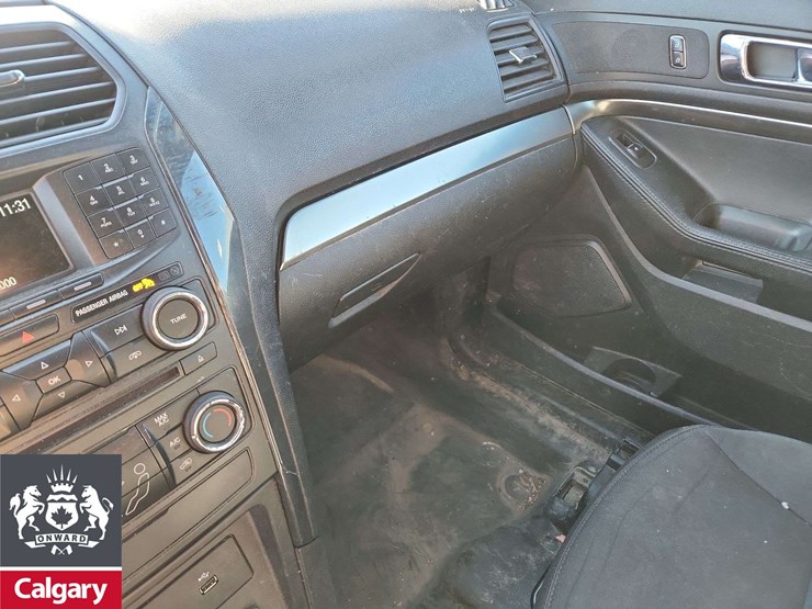 2018-ford-explorer-image-21