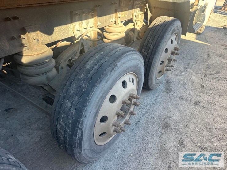 2019-mack-gr64f9-quad/a-dump-truck-image-9