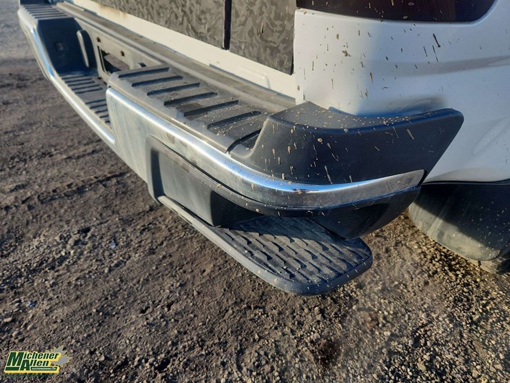 2016-chevrolet-colorado-image-35