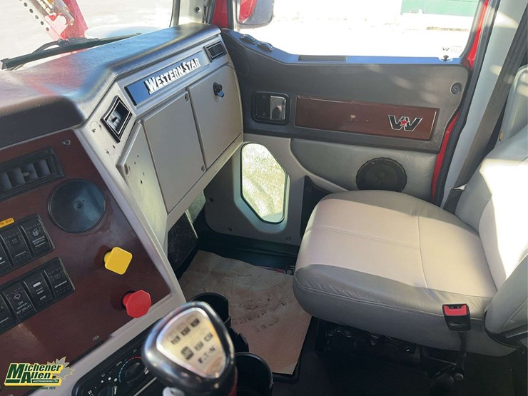 2015-western-star-4900-image-21
