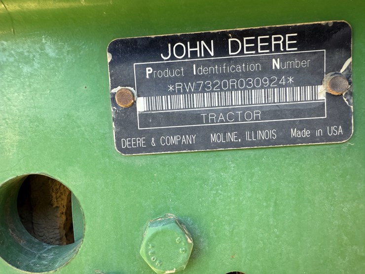 john-deere-7320-image-3