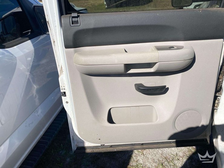 2008-chevrolet-silverado-3500-image-17