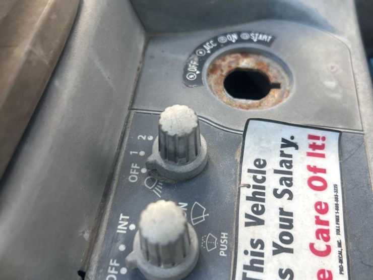 deere-240d-lc-image-11