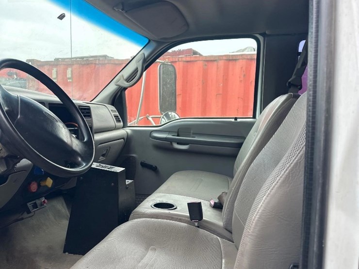 2000-ford-f750-image-12