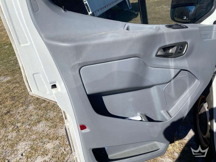 2017-ford-transit-image-11