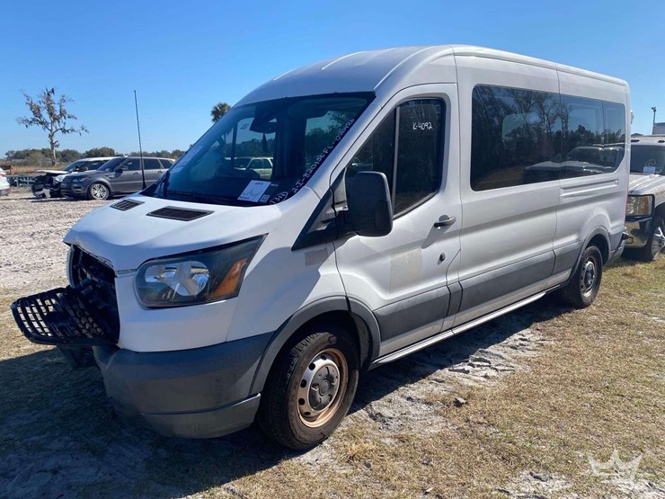 2017-ford-transit-image-1