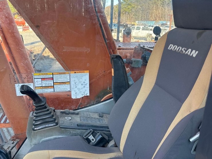 2013-doosan-dx225-lc-image-13