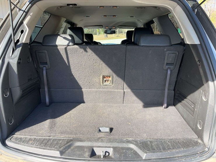 2011-gmc-acadia-image-16