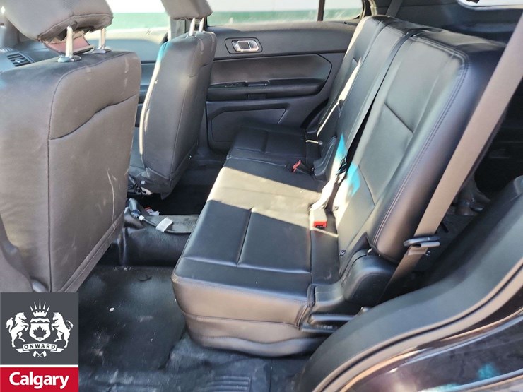 2019-ford-explorer-image-15