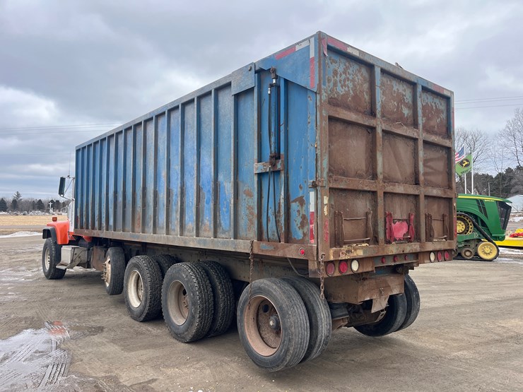 1996-international-5000-image-3