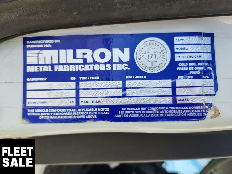 2005-freightliner-m2-106-image-44