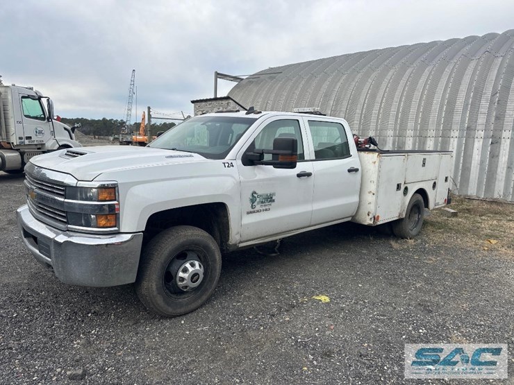 2018-chevrolet-3500hd-image-1