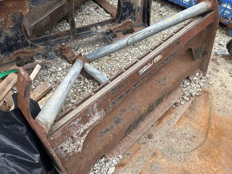 2018-deere-331g-image-10