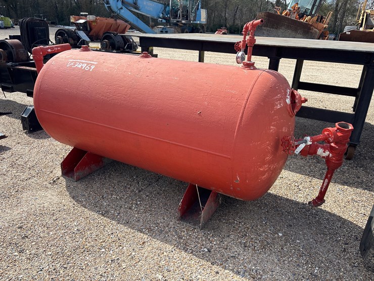 #3519-•-round-metal-tank-image-1