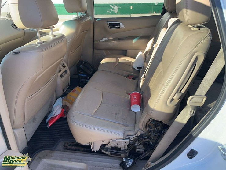 2014-nissan-pathfinder-image-15