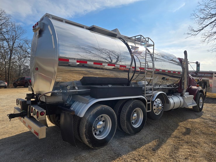 2015-kenworth-t800-image-21