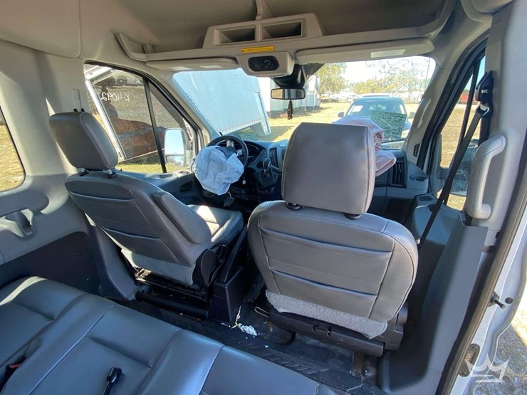 2017-ford-transit-image-23