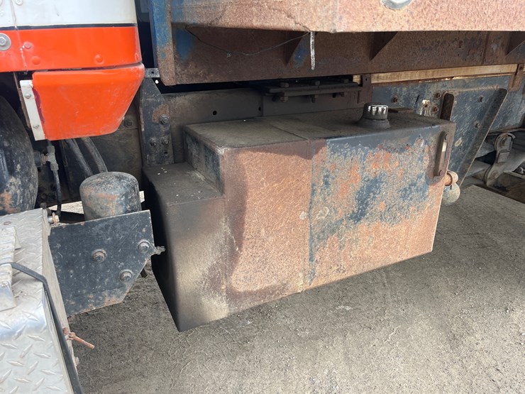 1996-international-5000-image-32