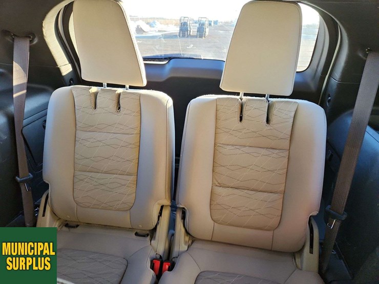 2013-ford-explorer-image-30