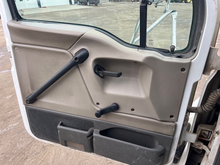 #4884-•-2004-sterling-silage-truck-image-41