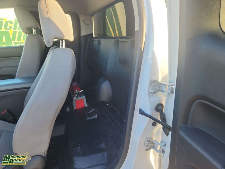 2016-chevrolet-colorado-image-24