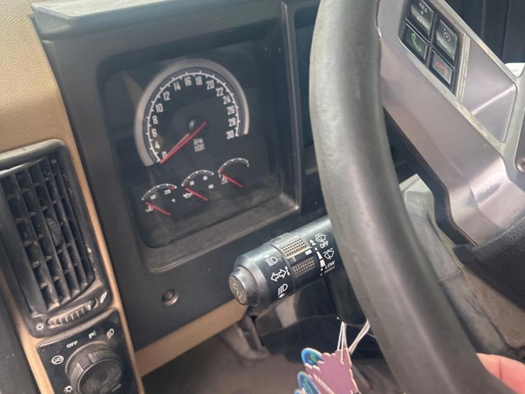 2020-mack-gr64f9-quad/a-dump-truck-image-25