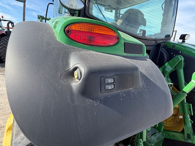 2015-john-deere-6150r-image-2