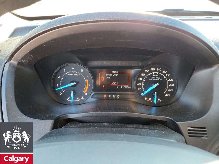 2019-ford-explorer-image-19