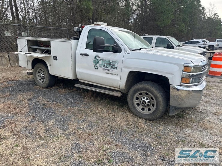 2015-chevrolet-3500hd-image-3