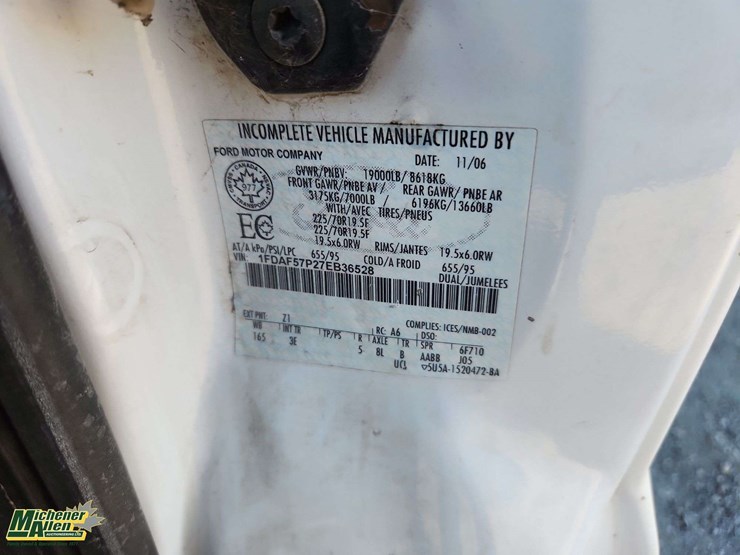 2007-ford-f550-image-25