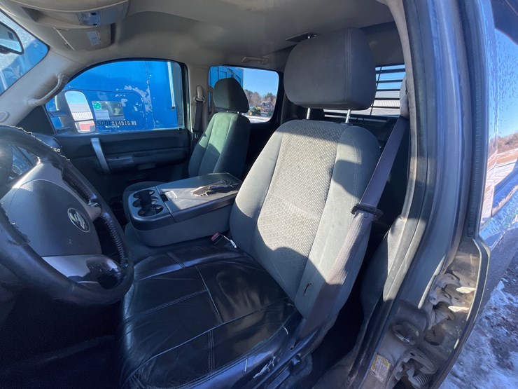 2007-chevrolet-2500-image-16