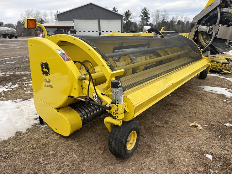 john-deere-569-premium-image-1