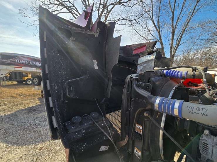 2015-kenworth-t800-image-45