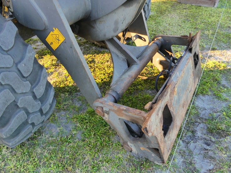 2015-volvo-l30gs-image-8