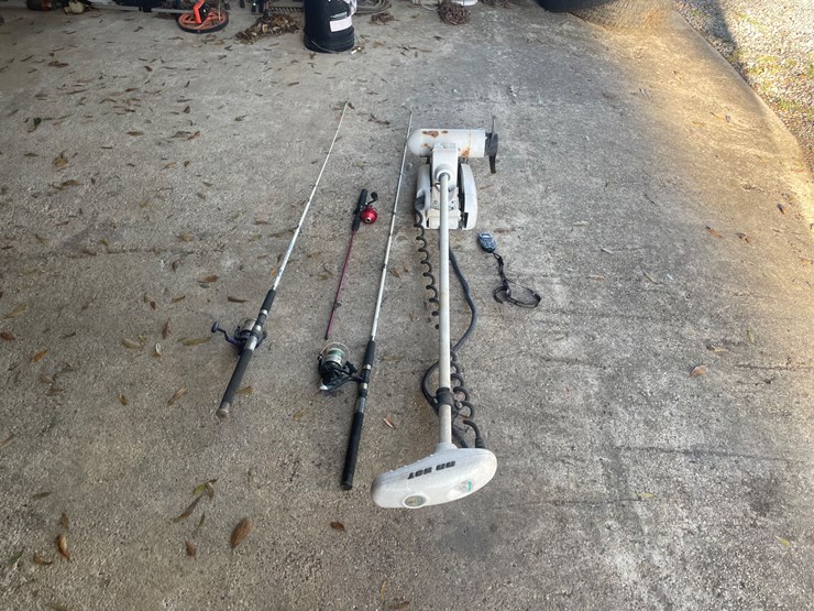 #407-•-minn--kota-trolling-motor-and-fishing-poles-image-6