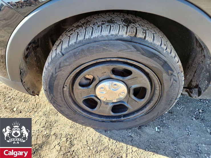 2019-ford-explorer-image-10