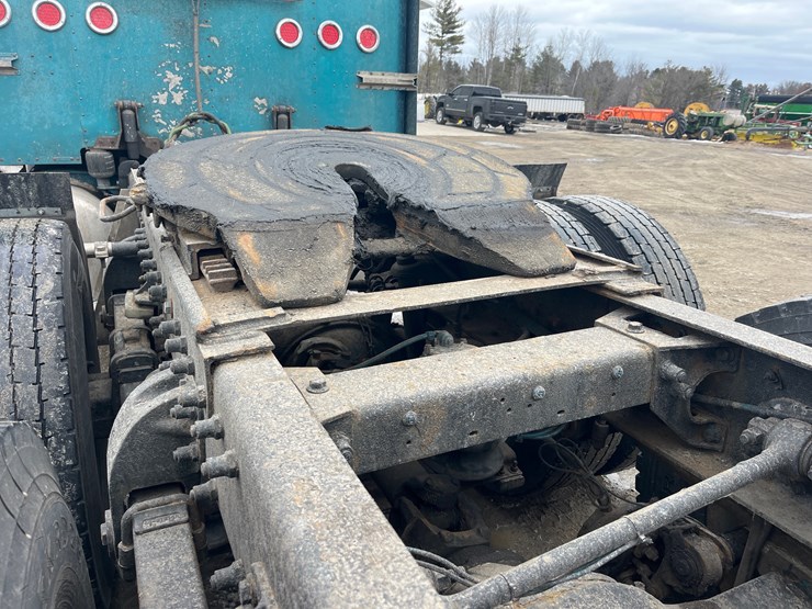 1998-peterbilt-379-image-15