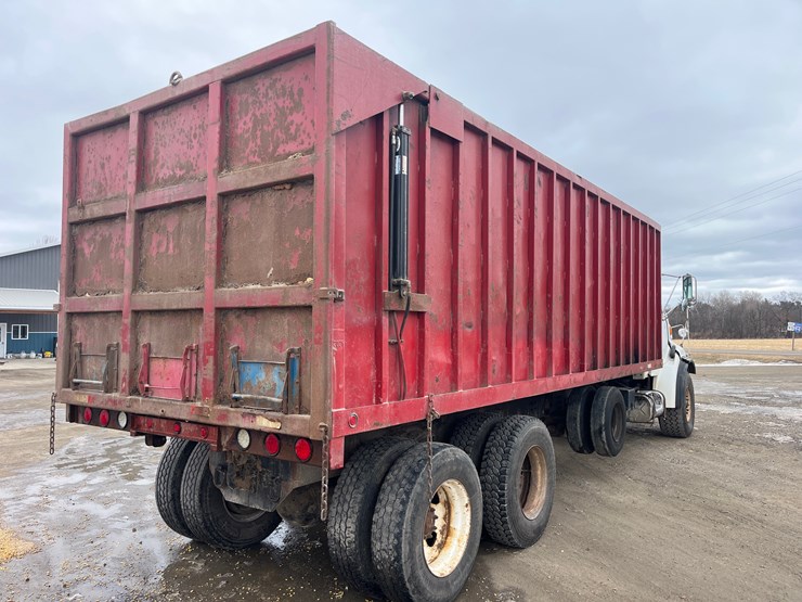 #4884-•-2004-sterling-silage-truck-image-5