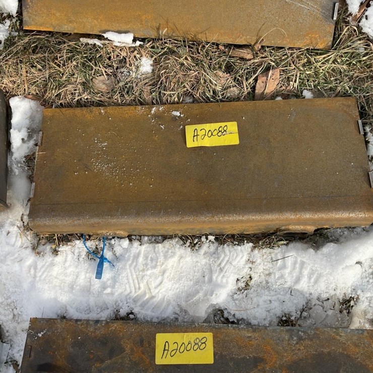 New Unused GIYI Weldable Mini Skid Loader Mount Plate