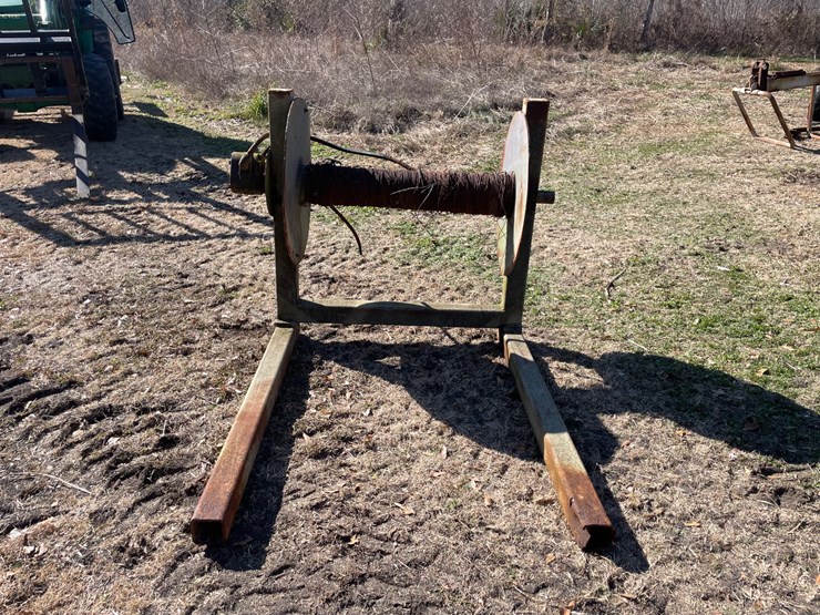 #406-•-homemade-tractor-attatchment,-wire-roller-image-2