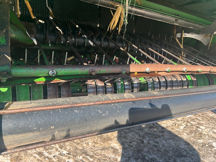 john-deere-568-image-13