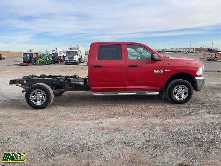 2013-dodge-2500-image-8