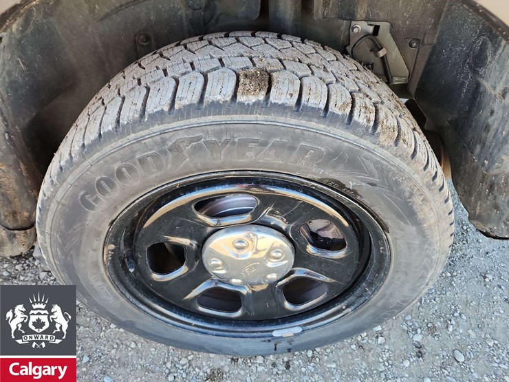 2019-ford-explorer-image-11