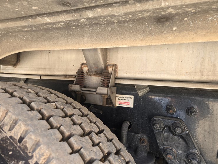 2015-kenworth-t800-image-124