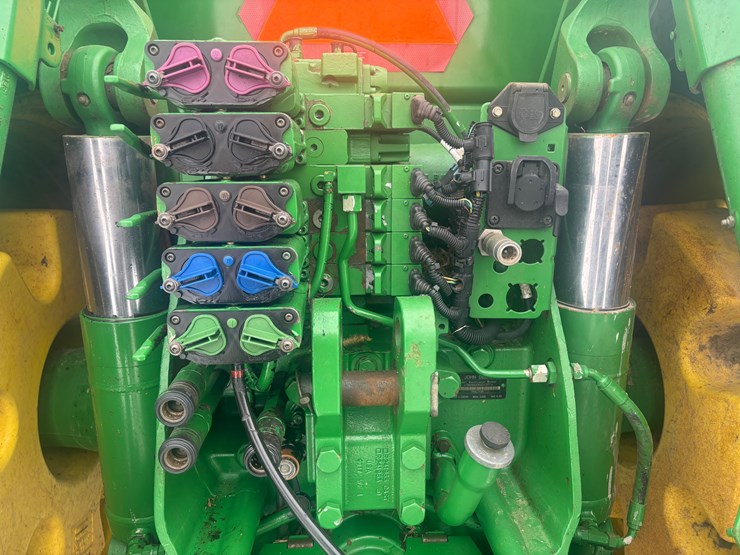 john-deere-8320-image-18